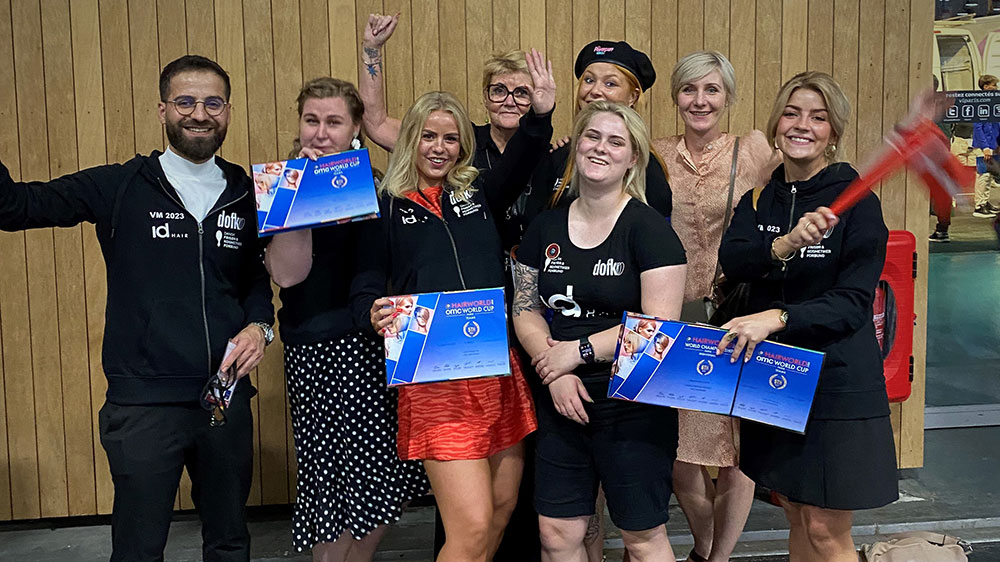 Billede til den relaterede nyhed Frisører og elever deltog i VM: Se billederne fra Paris